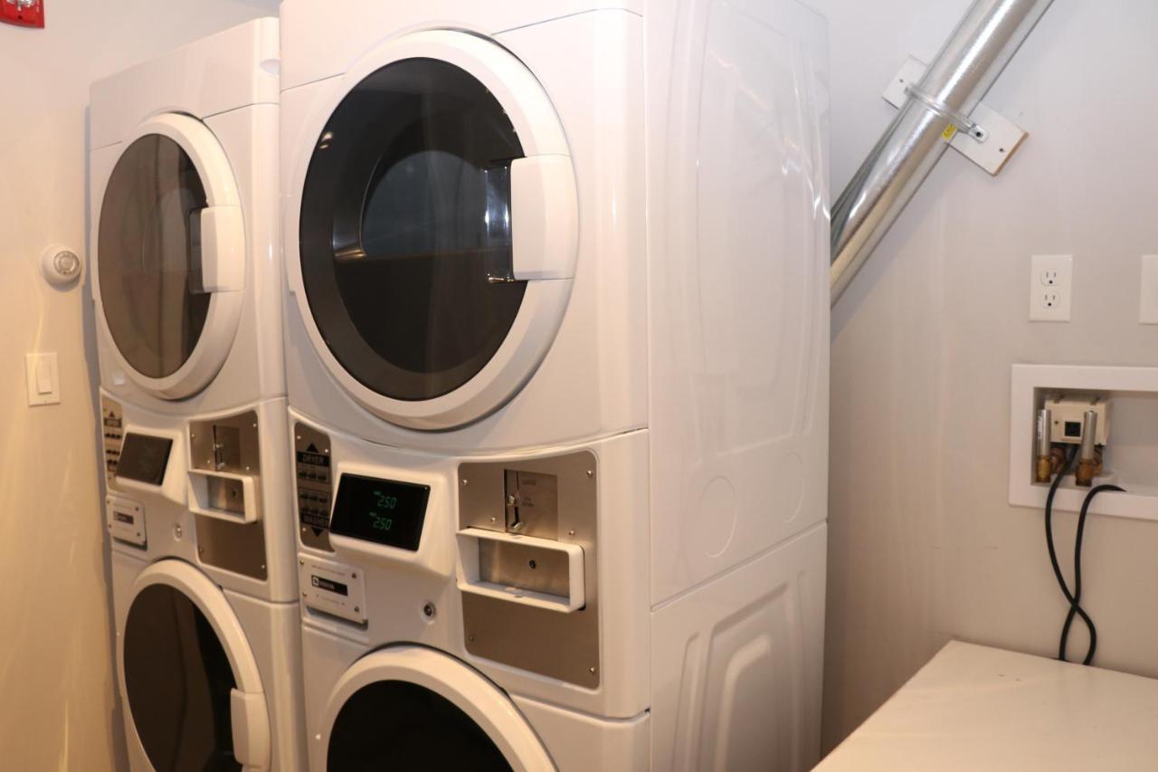 A Stylish Stay W/ A Queen Bed, Heated Floors.. #34 بروكلاين المظهر الخارجي الصورة