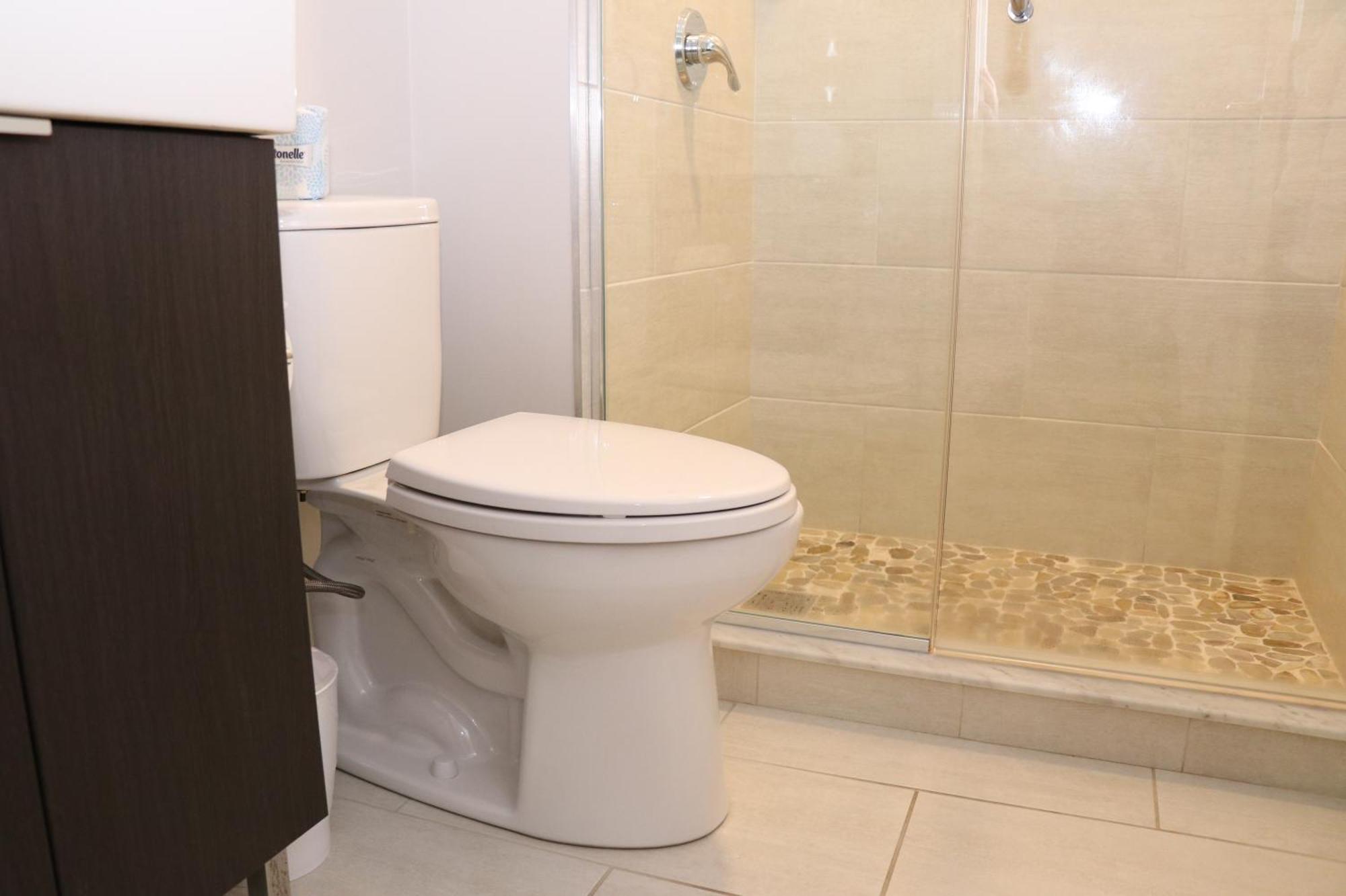 A Stylish Stay W/ A Queen Bed, Heated Floors.. #34 بروكلاين المظهر الخارجي الصورة